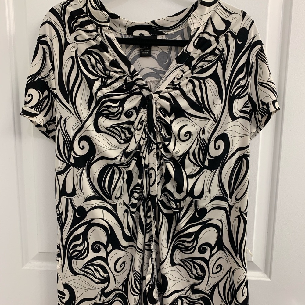 Black and Cream Pattern Stretch Button Top